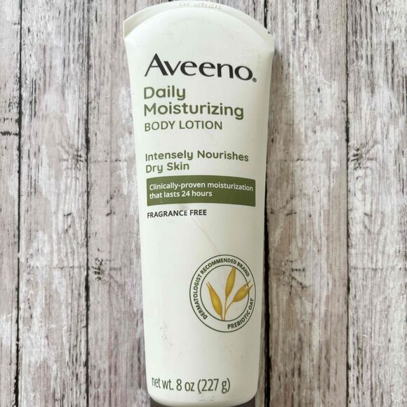 Aveeno Daily Moisturizing Fragrance-Free Body Lotion Size 8 Oz - Picture 1 of 6